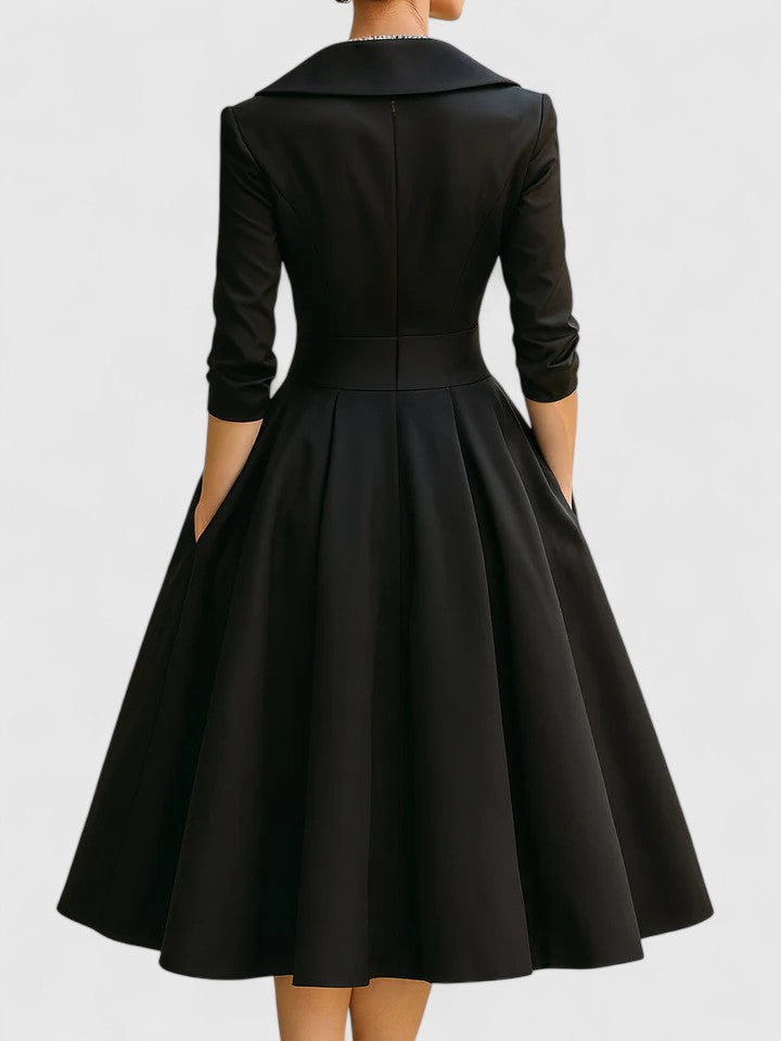 Ewelina – Elegantes Midikleid mit Wickeloptik und ausgestelltem Rock