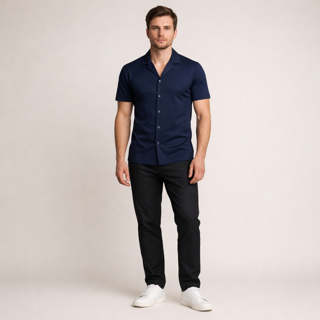 Herren Kurzarmhemd in Navy mit Cuban-Collar und schmalem Schnitt