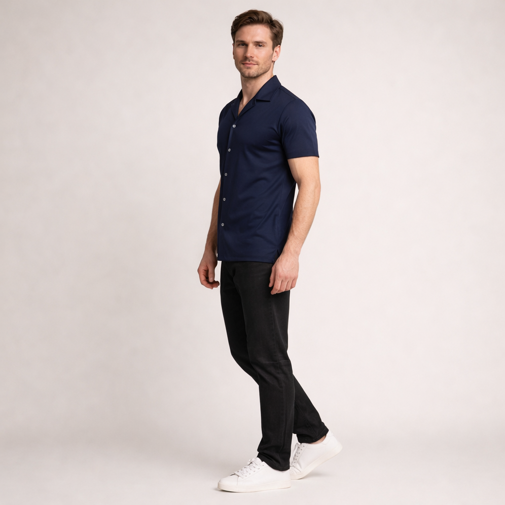 Herren Kurzarmhemd in Navy mit Cuban-Collar und schmalem Schnitt