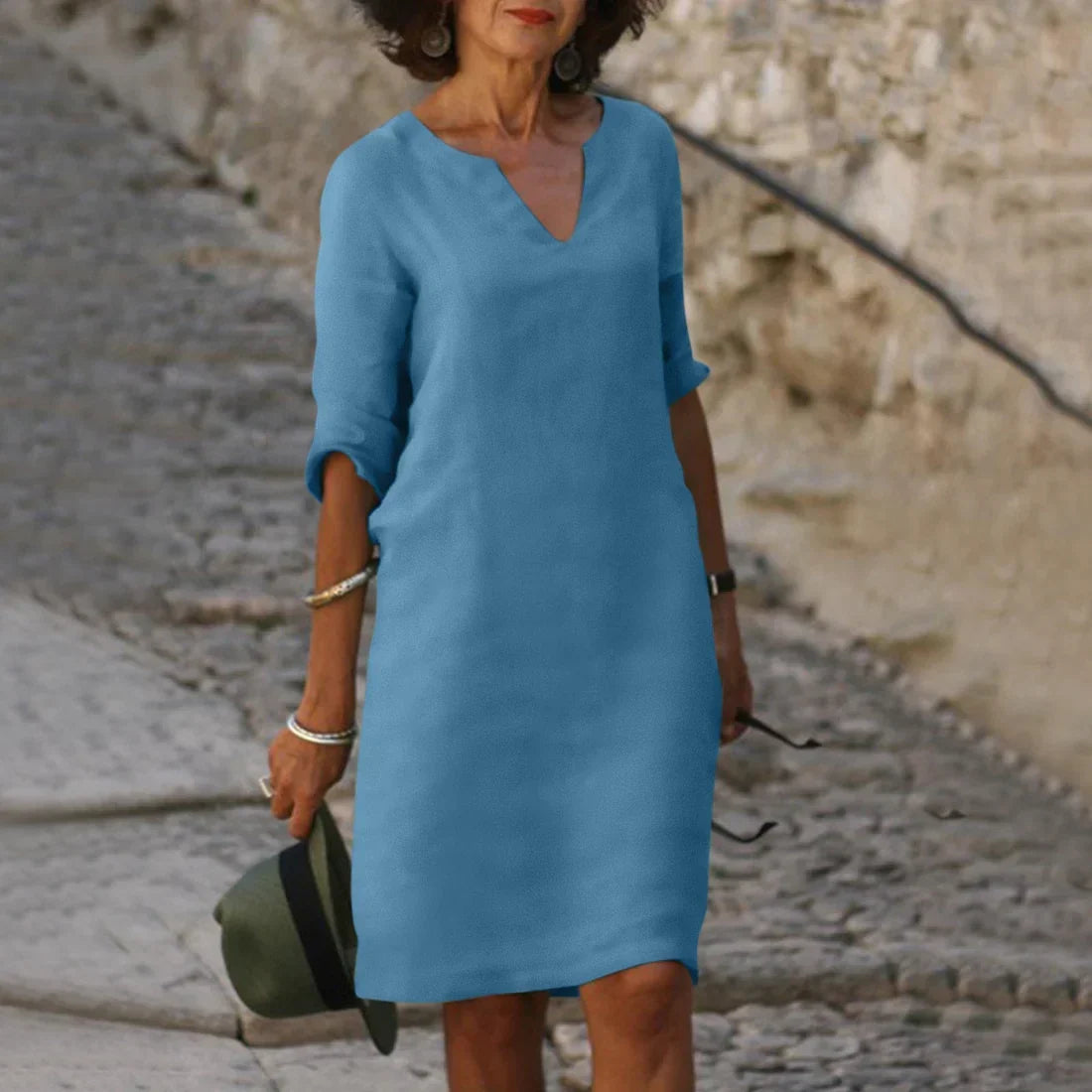 Nina – Geradliniges Midikleid mit V-Ausschnitt