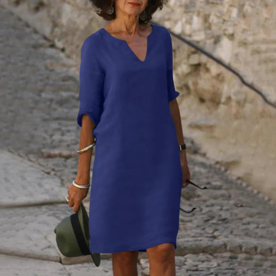 Nina – Geradliniges Midikleid mit V-Ausschnitt
