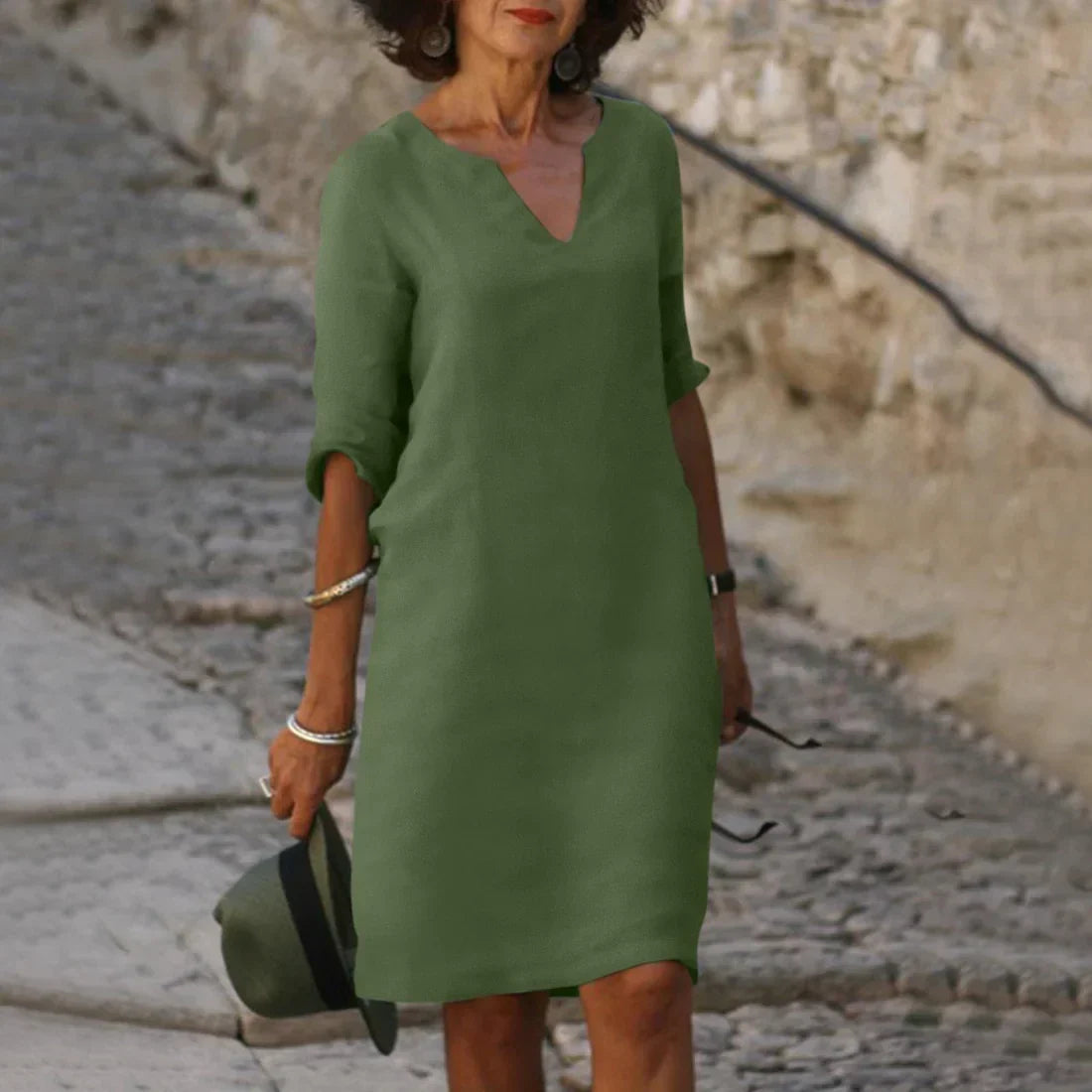 Nina – Geradliniges Midikleid mit V-Ausschnitt