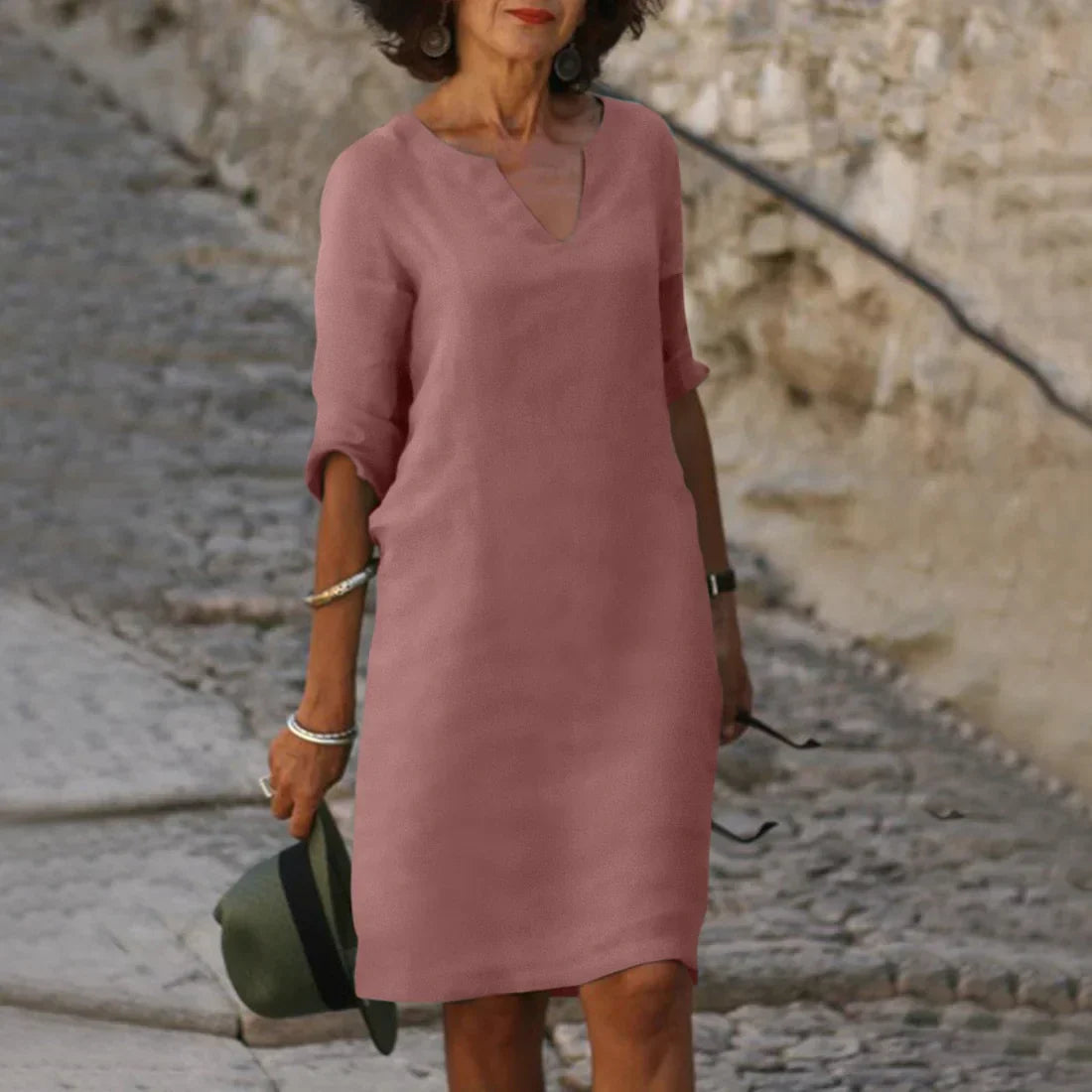 Nina – Geradliniges Midikleid mit V-Ausschnitt