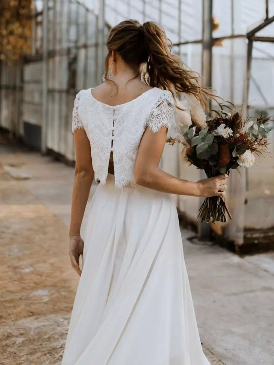 Alba – Brautkleid mit Spitzenoberteil und fließendem Maxirock